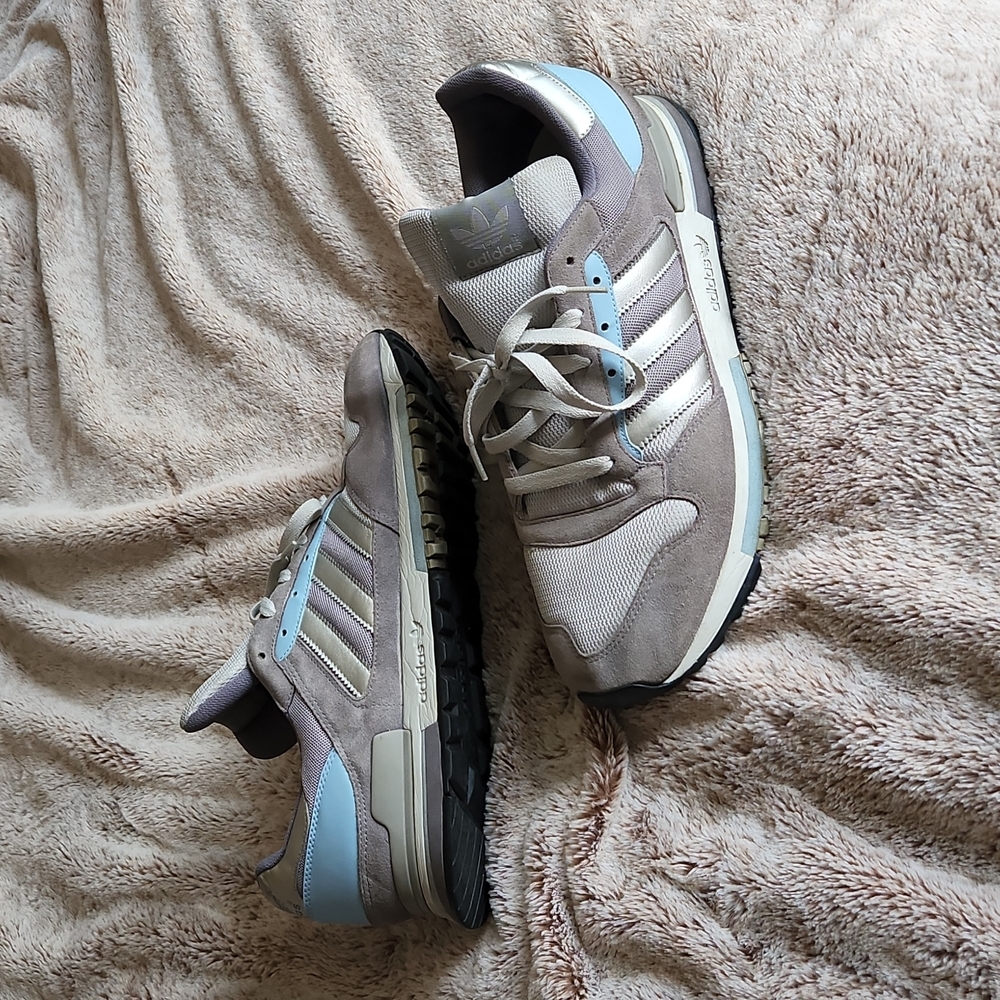 ADIDAS SNEAKERS